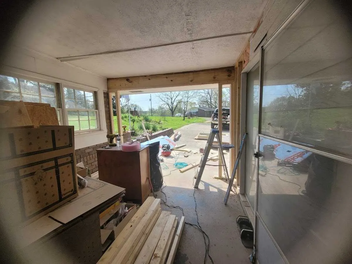 Air movers and dehumidifier for Water Mitigation Services in Dakota Dunes